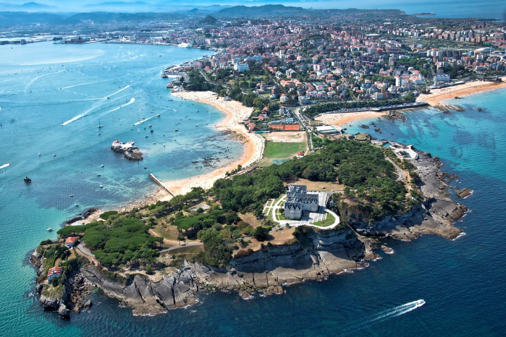 Santander luchtfoto met Palacio de la Magdalena
